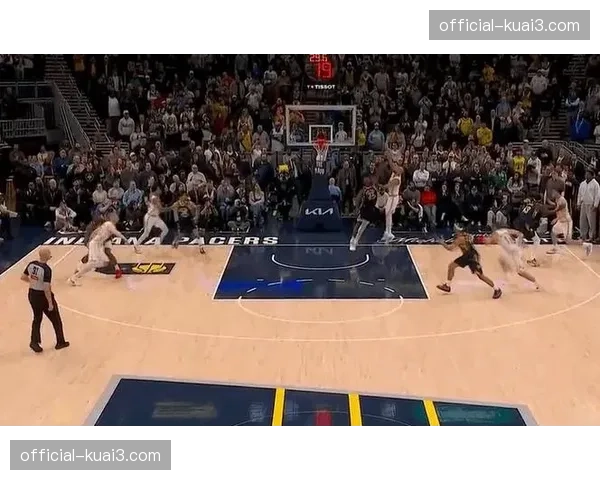 德里克怀特防守智商出众，造进攻犯规次数高居联盟第一