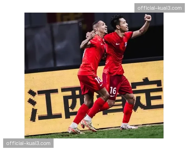 【2026年4月中超联赛商业模式与转播格局变化·非赛事·通讯海外社交媒体平台上，中超官方账号针对不同地区采用差异化内容策略